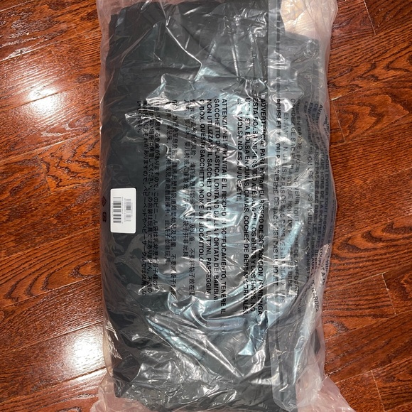 NWT Yeezy x Gap Round Jacket - Picture 4 of 6